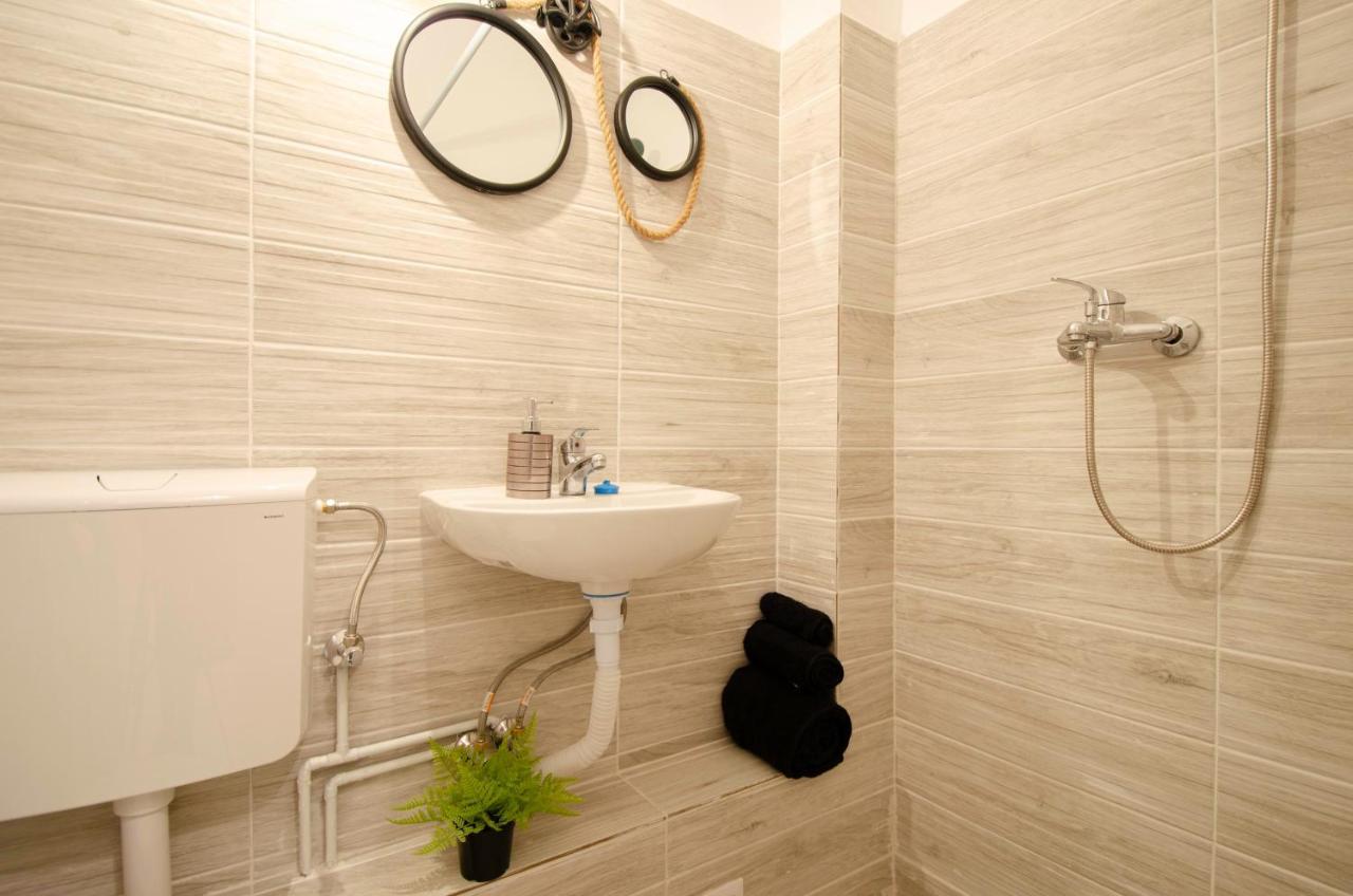 Miha Modern And Central Apartament Arad Extérieur photo